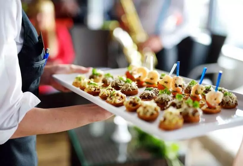 Отель Domaine De Rochebois & Spa Nuxe