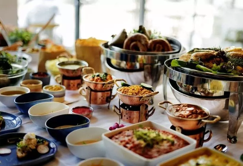 Отель Domaine De Rochebois & Spa Nuxe