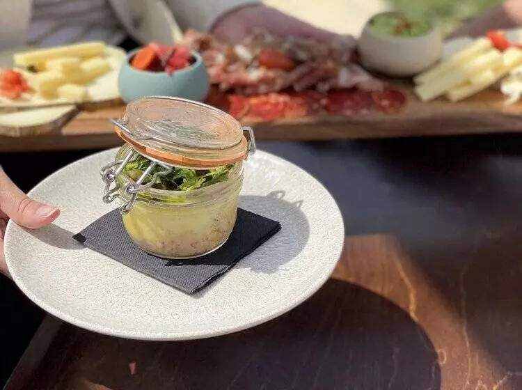 Отель Domaine De Rochebois & Spa Nuxe