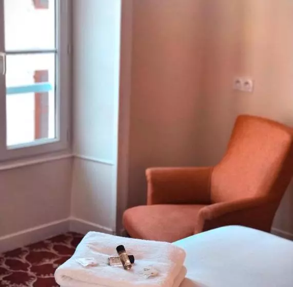 Отель Grand Hôtel De La Poste