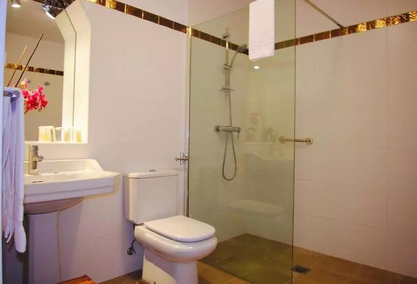 Отель Grand Hôtel De La Poste