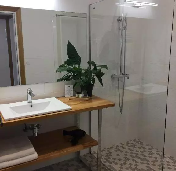 Отель Grand Hôtel De La Poste