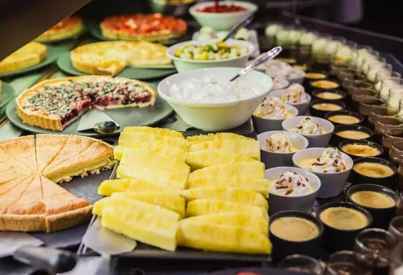 Logis Hotel Lons Le Saunier   Restaurant Le Grill