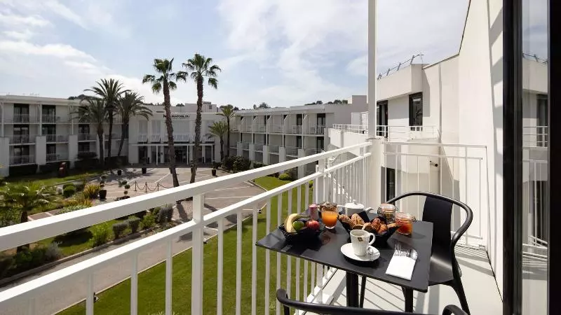 Mouratoglou Hotel & Resort