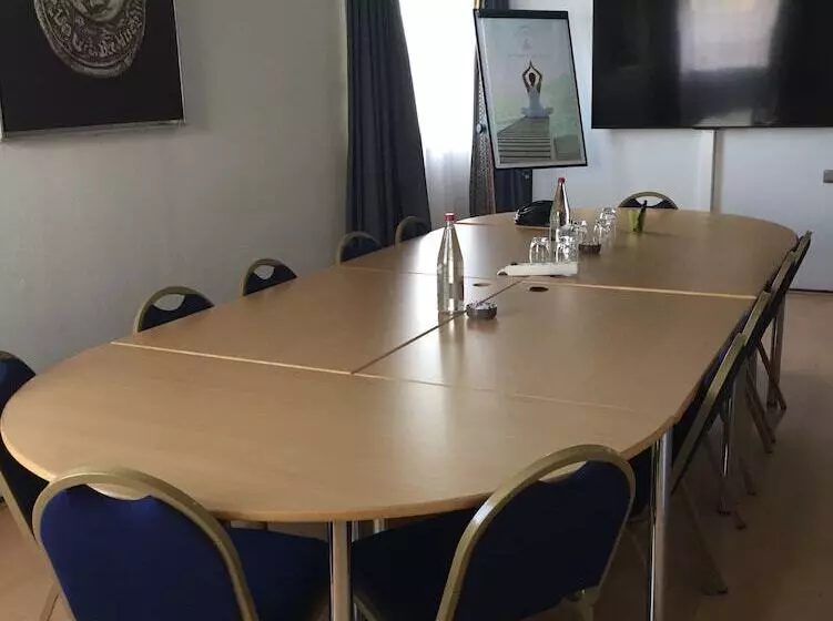 Отель The Originals City, Hôtel Alteora, Poitiers Site Du Futuroscope