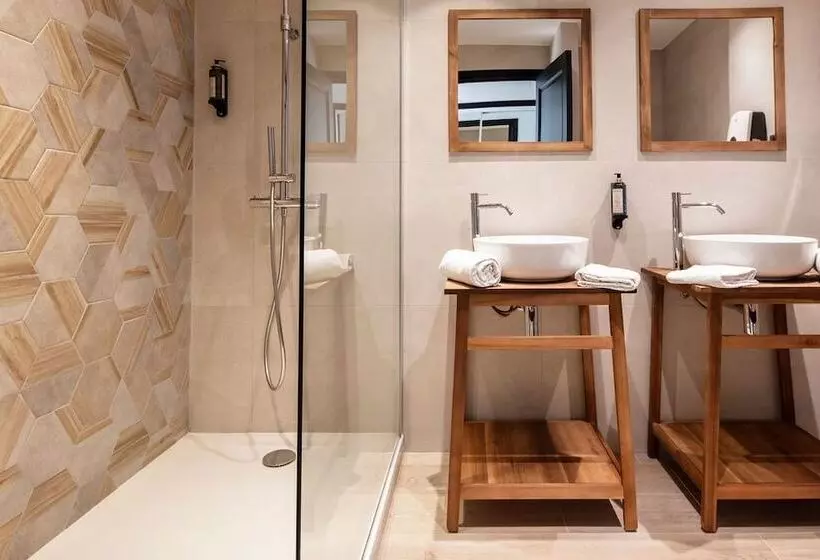 فندق Hôtel L Arena