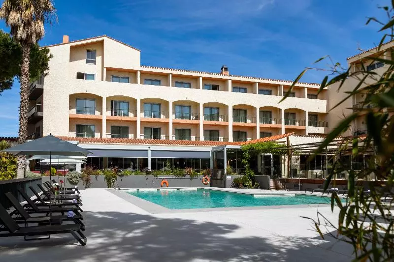 Отель Holiday Inn Perpignan, An Ihg