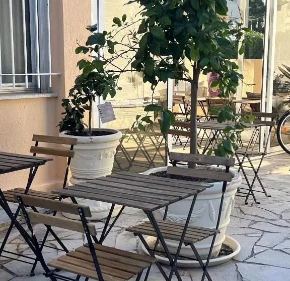 Отель Hôtel Gallia Cannes