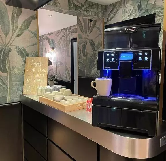 Отель Hôtel Gallia Cannes