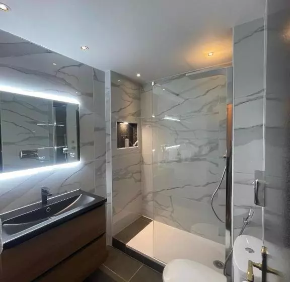 Отель Hôtel Gallia Cannes