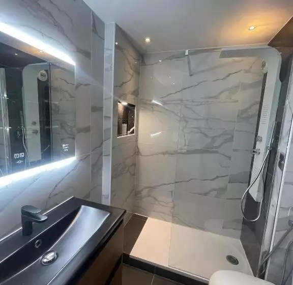 Отель Hôtel Gallia Cannes