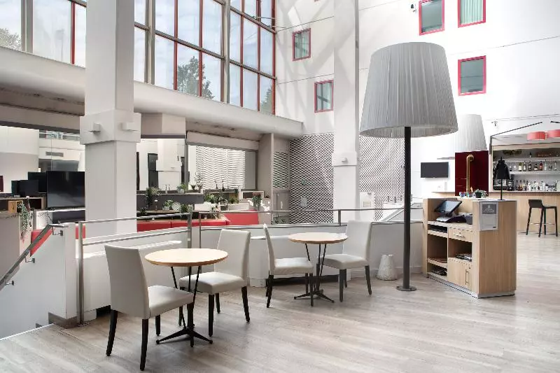 Отель Kyriad Paris Est  Bois De Vincennes