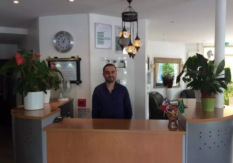 ホテル Les Jardins D'Asnières