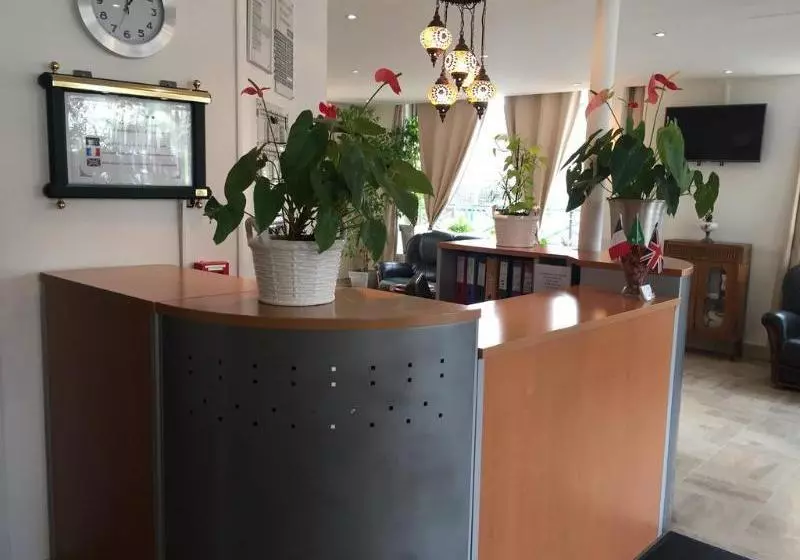 ホテル Les Jardins D'Asnières