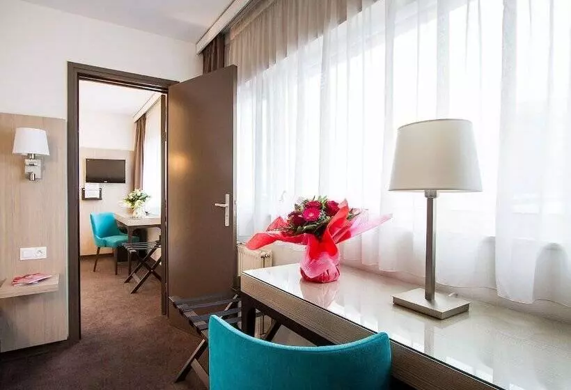 فندق Lille Europe