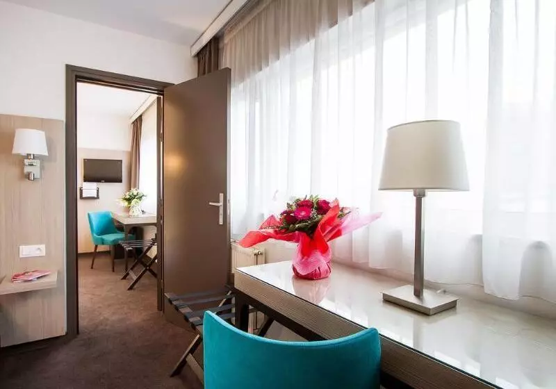 فندق Lille Europe