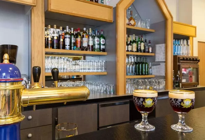 Отель The Originals City, Hôtel Du Faucigny, Cluses Ouest