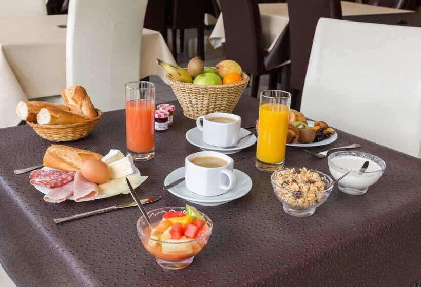 ホテル The Originals City, Hôtel Du Faucigny, Cluses Ouest