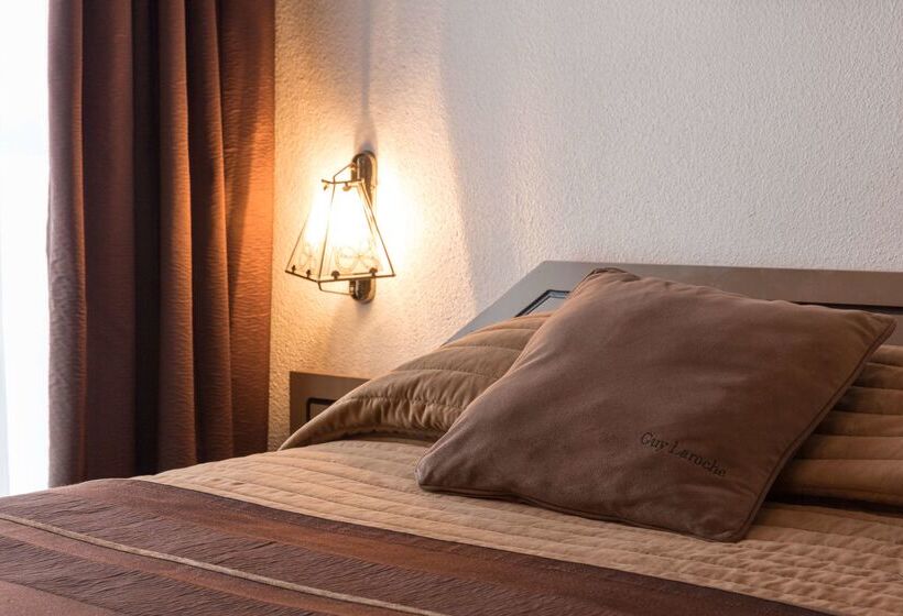 ホテル The Originals City, Hôtel Du Faucigny, Cluses Ouest