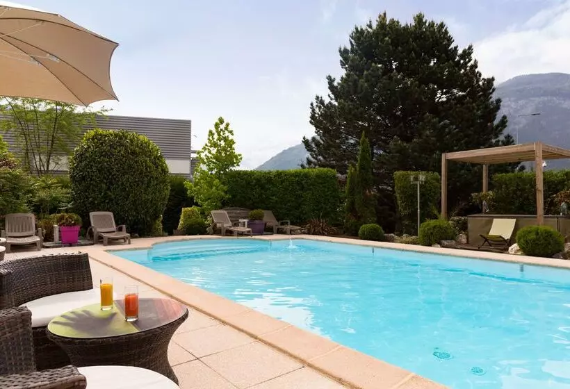 Отель The Originals City, Hôtel Du Faucigny, Cluses Ouest