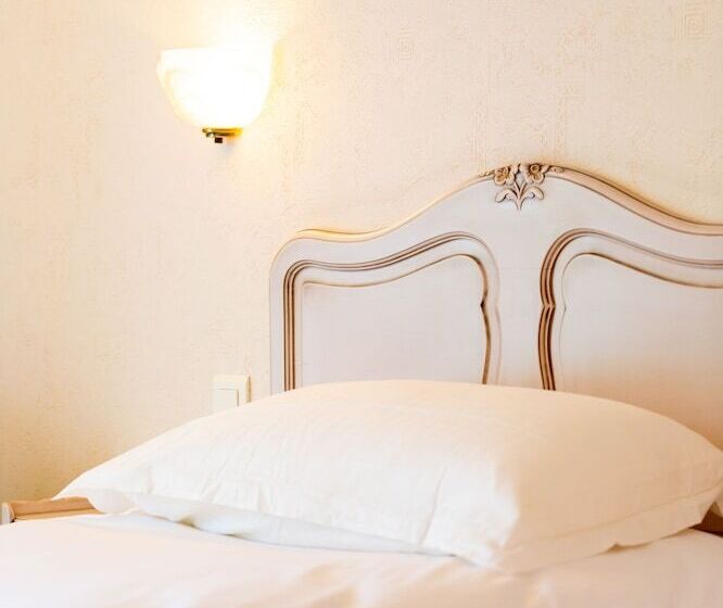 Cit Hotel Logis De Brou