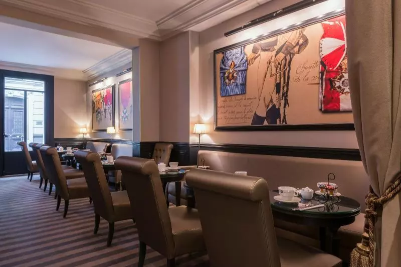 ホテル Hôtel Saint Cyr Etoile