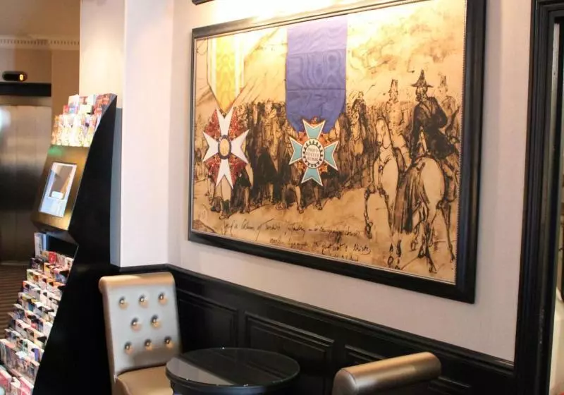 ホテル Hôtel Saint Cyr Etoile
