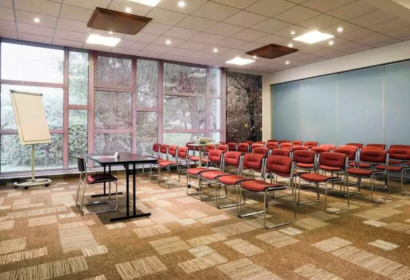 Отель Ibis Charlevillemézières