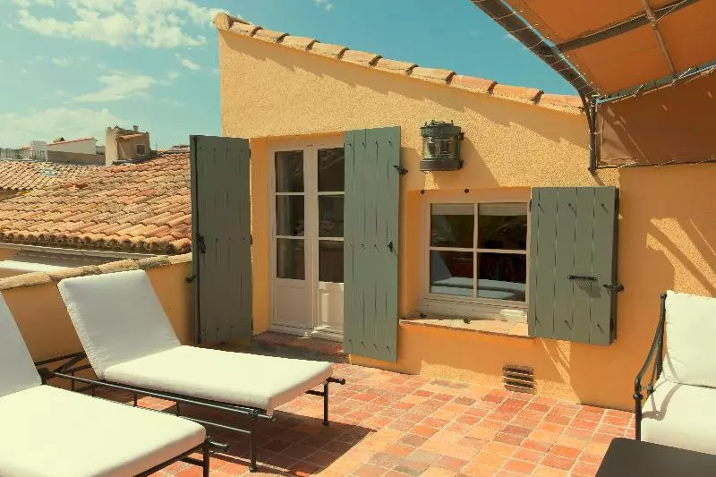 Отель La Ponche