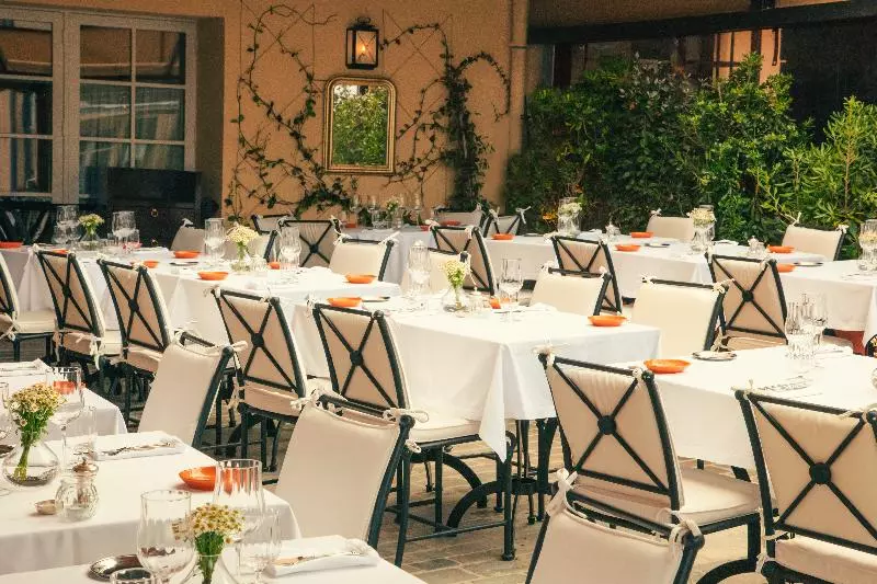 Отель La Ponche