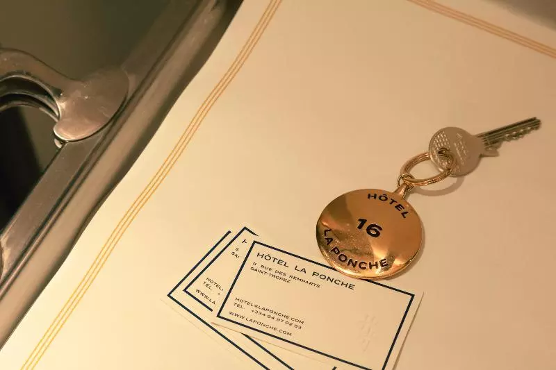 Отель La Ponche