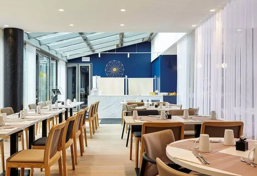 Отель Mercure Paris La Défense Grande Arche