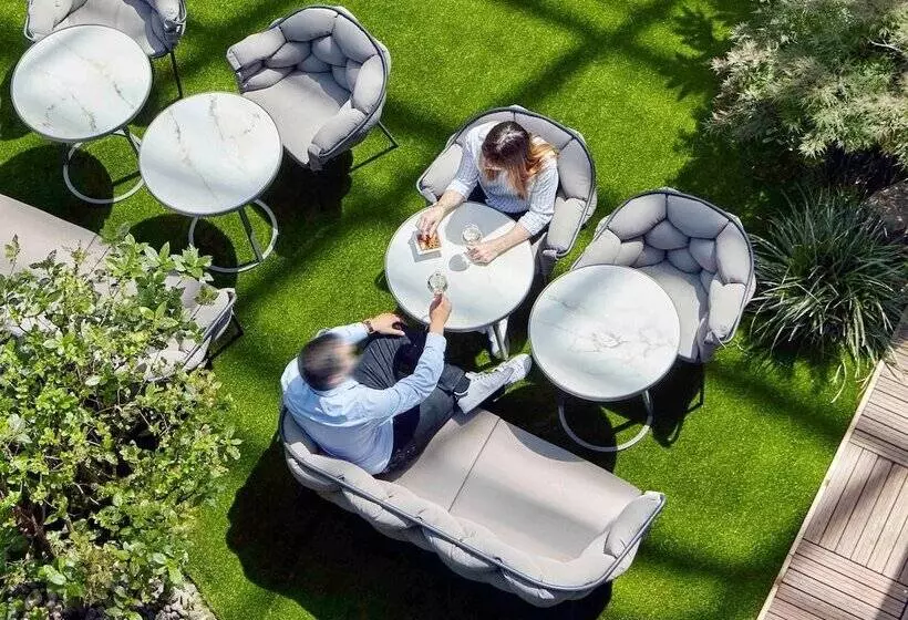 Отель Mercure Paris La Défense Grande Arche