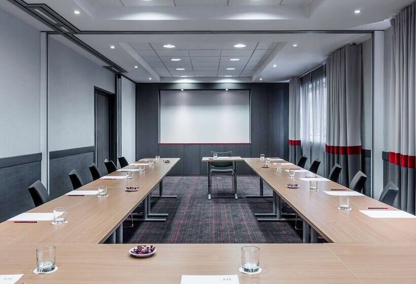 هتل Mercure Paris La Défense Grande Arche