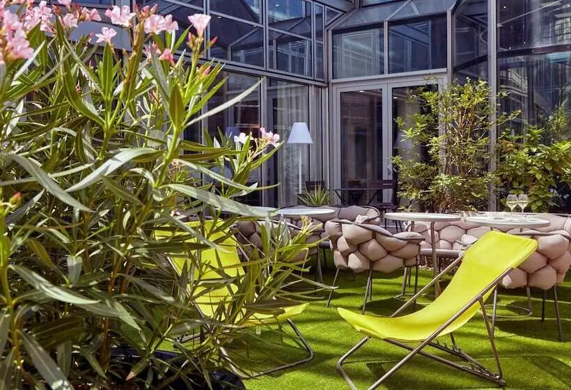 Отель Mercure Paris La Défense Grande Arche