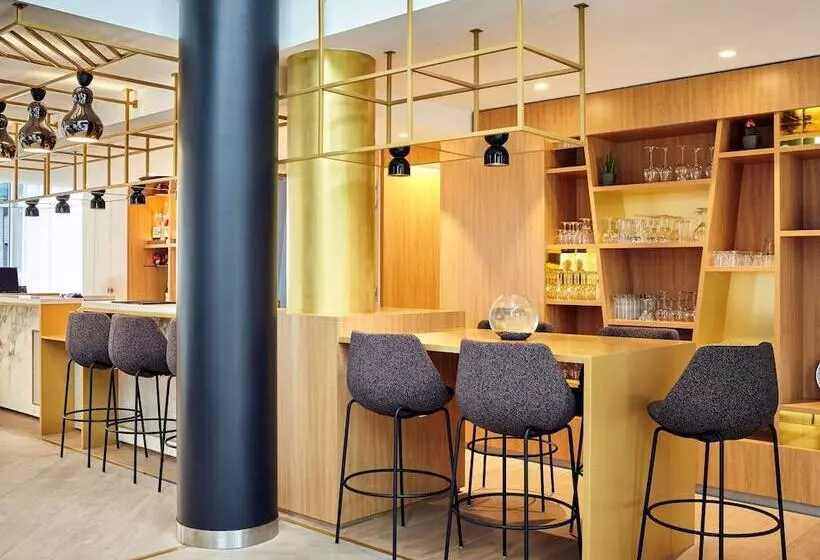 Отель Mercure Paris La Défense Grande Arche