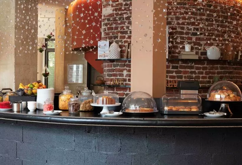 Le 123 Elysees  Astotel