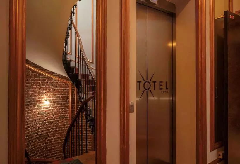 Le 123 Elysees  Astotel