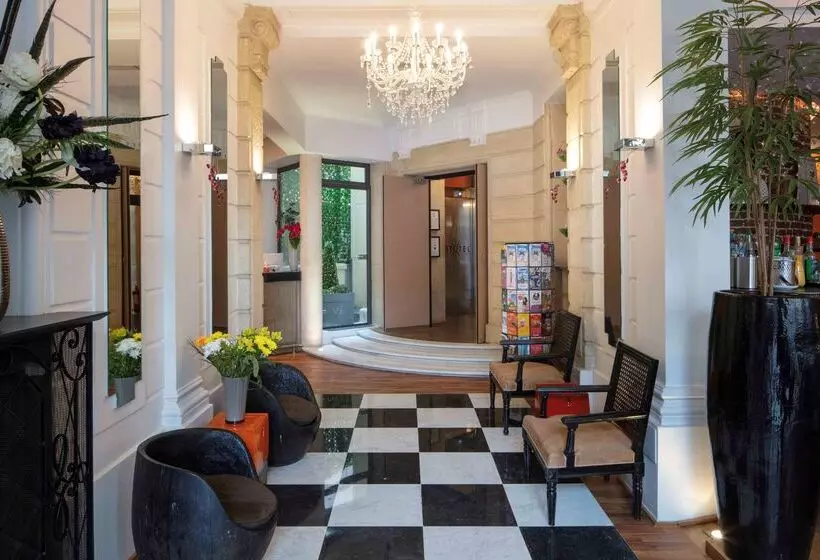 Le 123 Elysees  Astotel