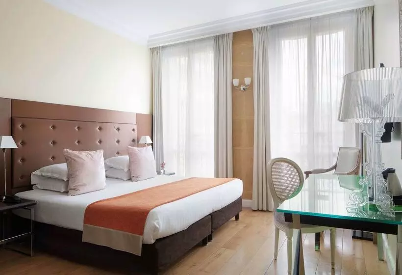 Le 123 Elysees  Astotel