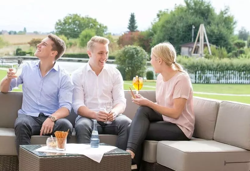 Hotelli Aramis Tagungs  Und Sport