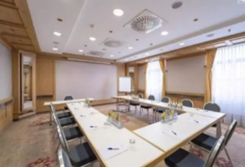 Atomis Hotel Munich Airport By Mercure