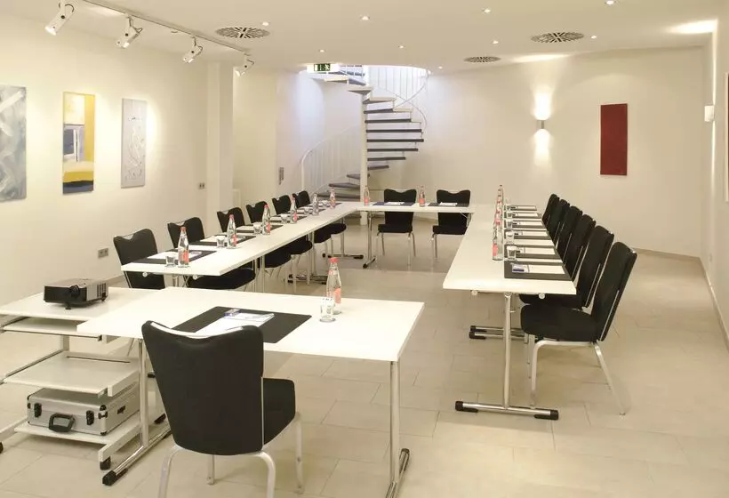 فندق Spark By Hilton Stuttgart Sindelfingen