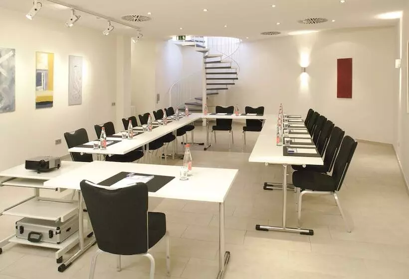 فندق Spark By Hilton Stuttgart Sindelfingen