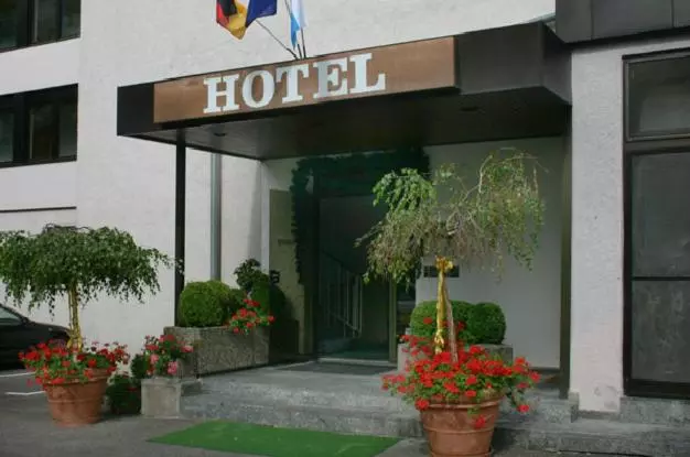 Отель Restaurant Esbach Hof