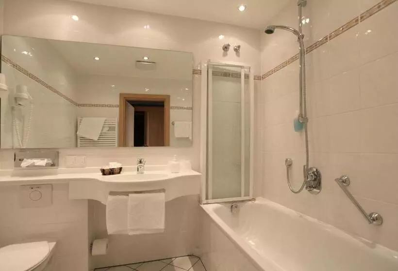 Отель Restaurant Esbach Hof