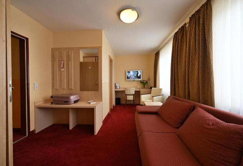 בית מלון כפרי Apollo Garni