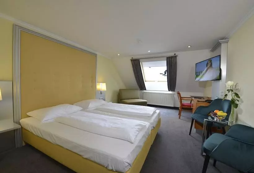 Отель Celler Hof