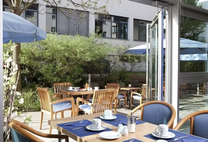 Отель Schwanen Stuttgart Airport/messe