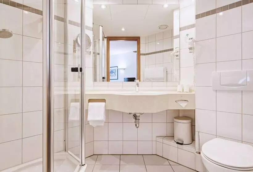 Отель Schwanen Stuttgart Airport/messe